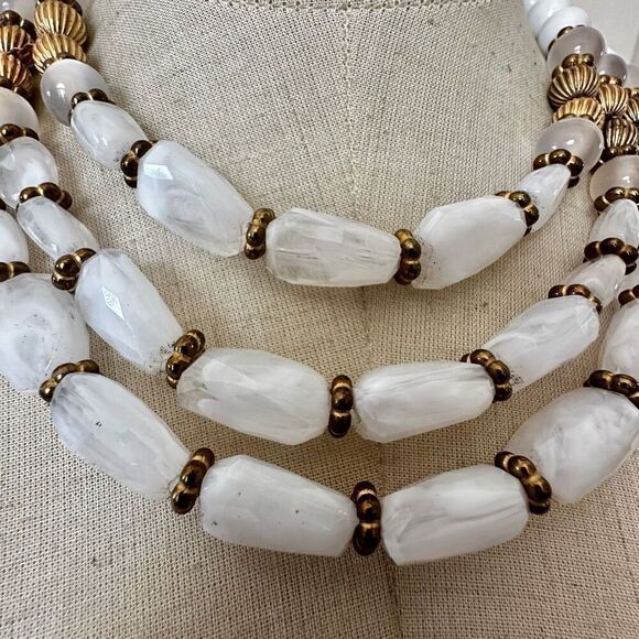 Vintage white and gold tone multi strand statement necklace - Picture 4 of 7
